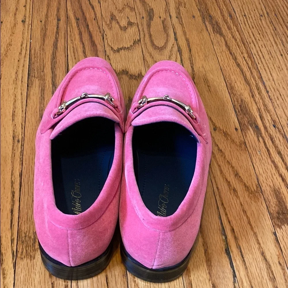 Metro charm size 7.5 Pink Loafers with Silver Detailing never worn